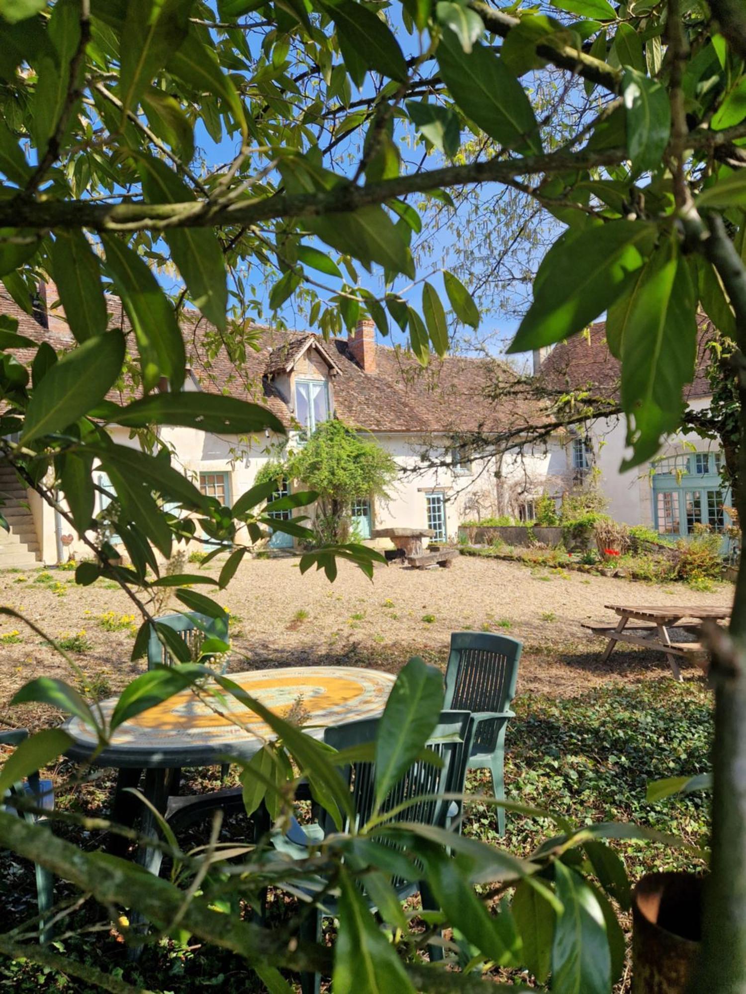 Ferme Equestre & Chambres D'Hotes Gateau Stables Proche Guedelon Saint-Amand-en-Puisaye Esterno foto